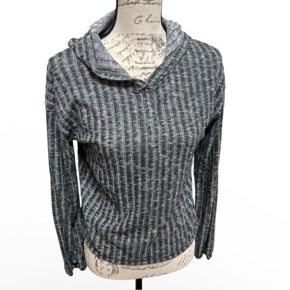 American Eagle Outfitters Tops - 🦅 AEO Hooded Long Sleeve Striped Top, Lightweight Pullover Charcoal Gray